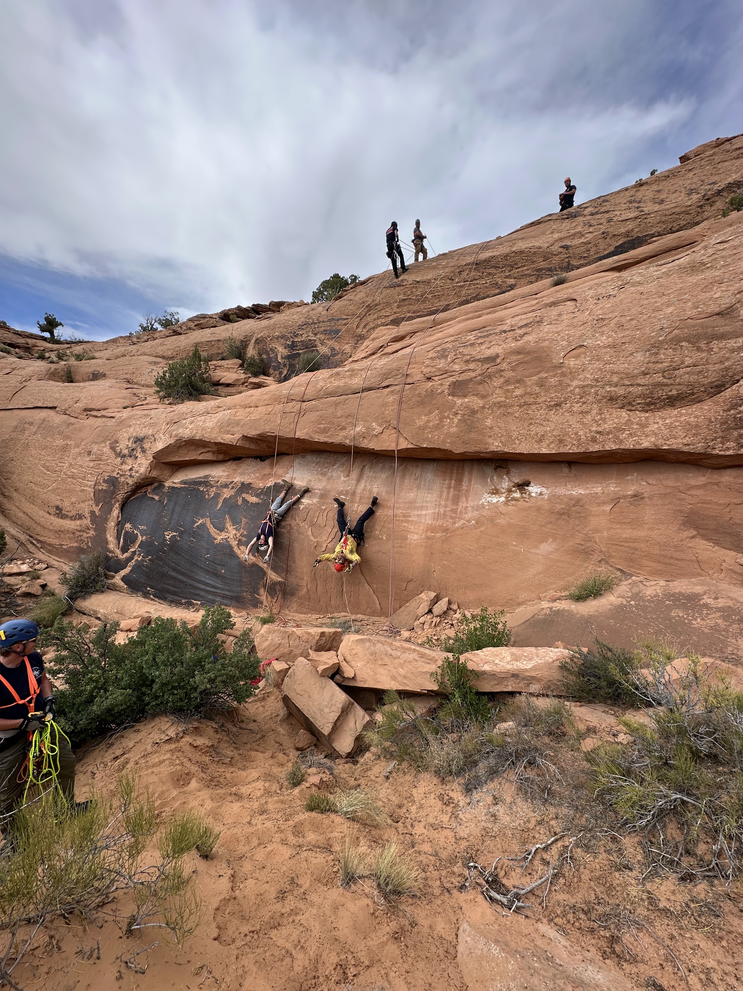 High-angle cliff rescue with rappelling